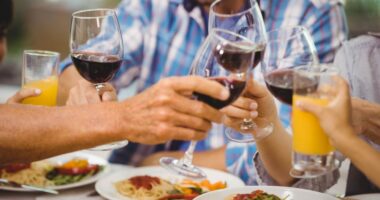 red wine | Pulmonary Hypertension News | low-alcohol wine and rat study | photo of wine glasses